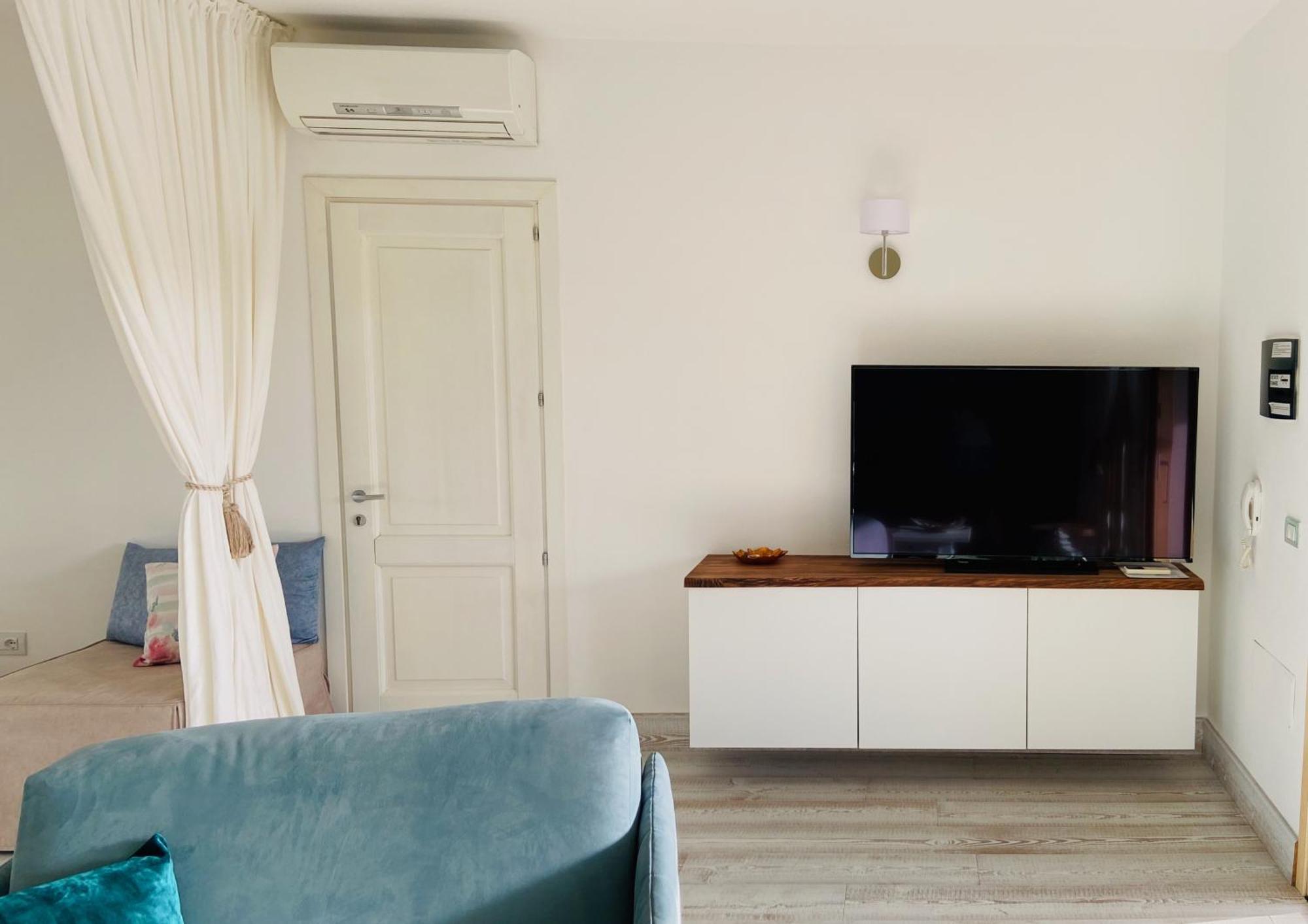 Lotus Wellness Apartment - Resort Ginestre - Palau - Sardinia エクステリア 写真